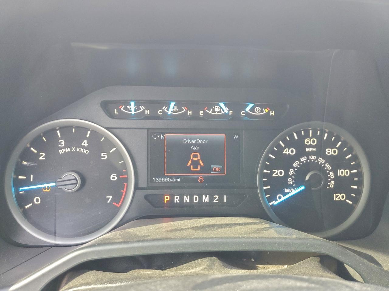 Ford F-150 Supercrew Image 12