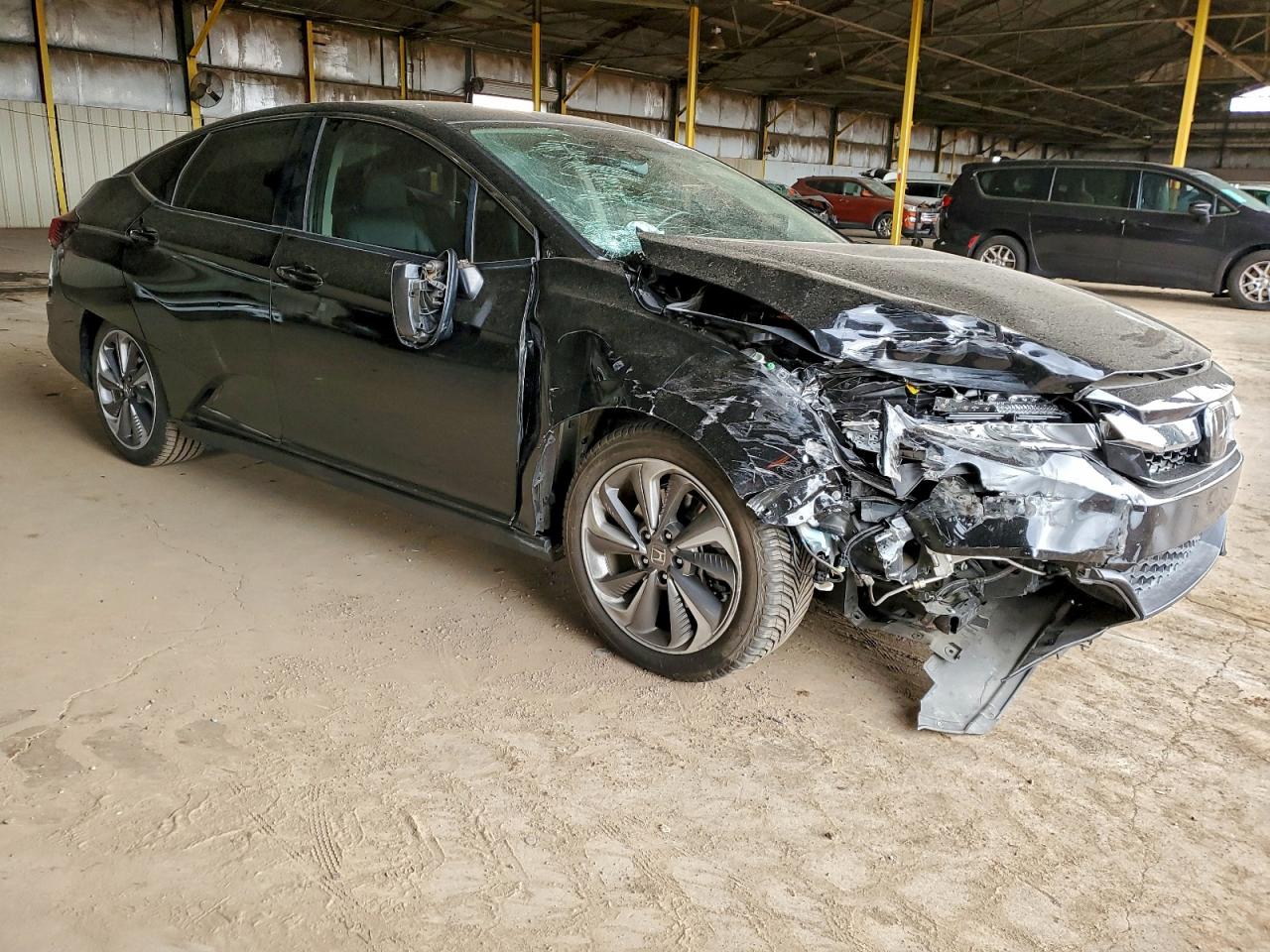 Honda Clarity Touring Image 2