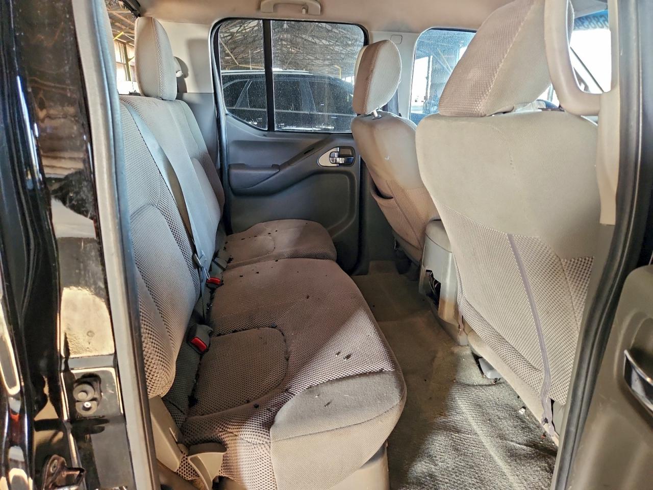 Nissan Frontier S Image 11