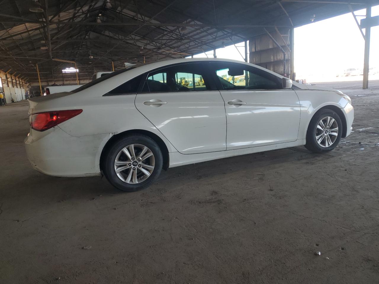 Hyundai SONATA Gls Image 3