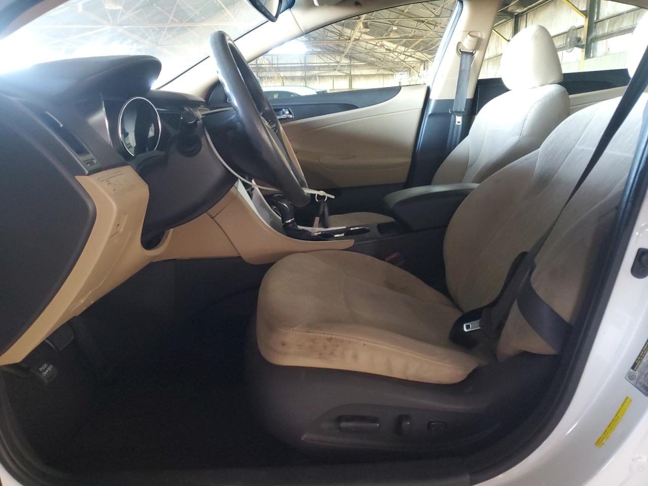 Hyundai SONATA Gls Image 10