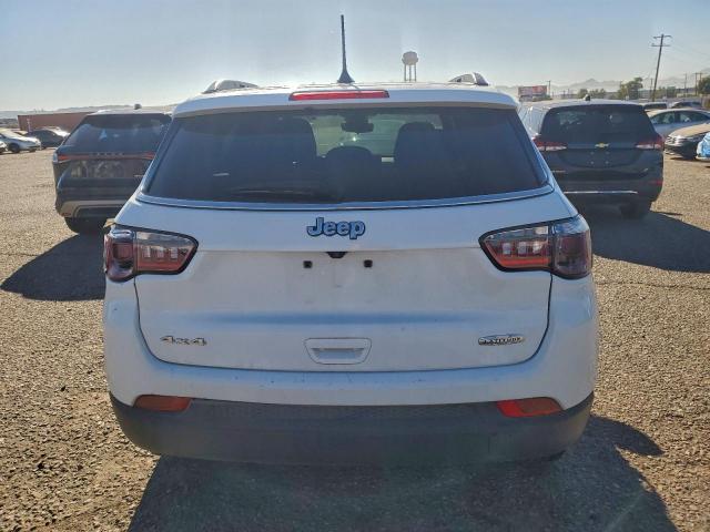 Jeep Compass Latitude Image 11