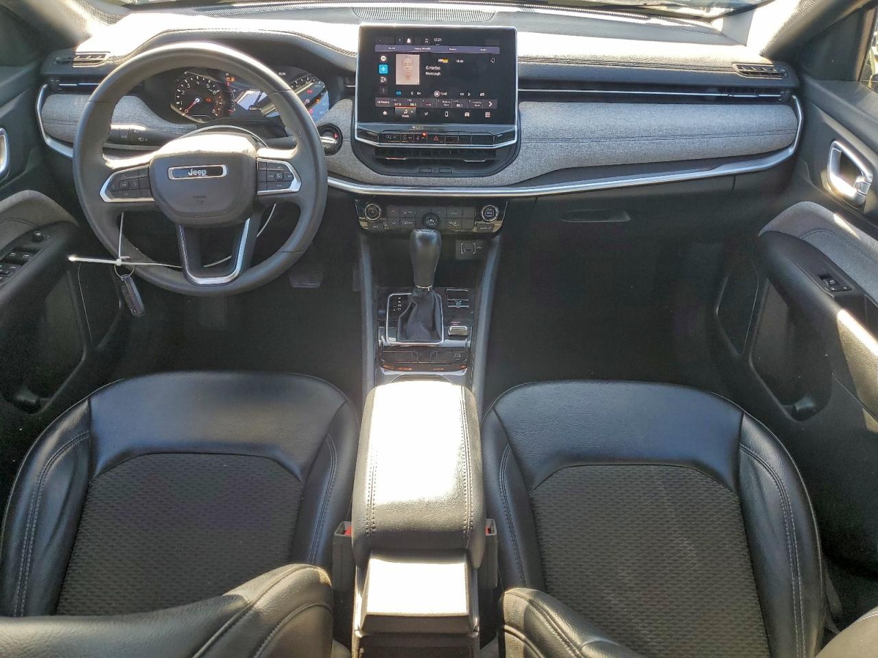 Jeep Compass Latitude Image 4