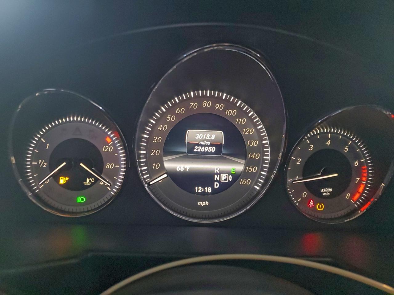 Mercedes-Benz GLK 350 Image 9