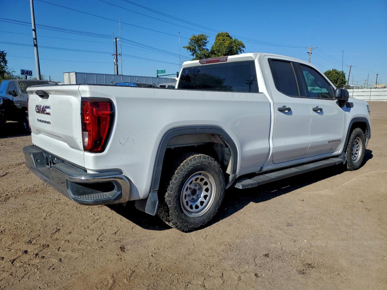 GMC Sierra C1500 Image 3