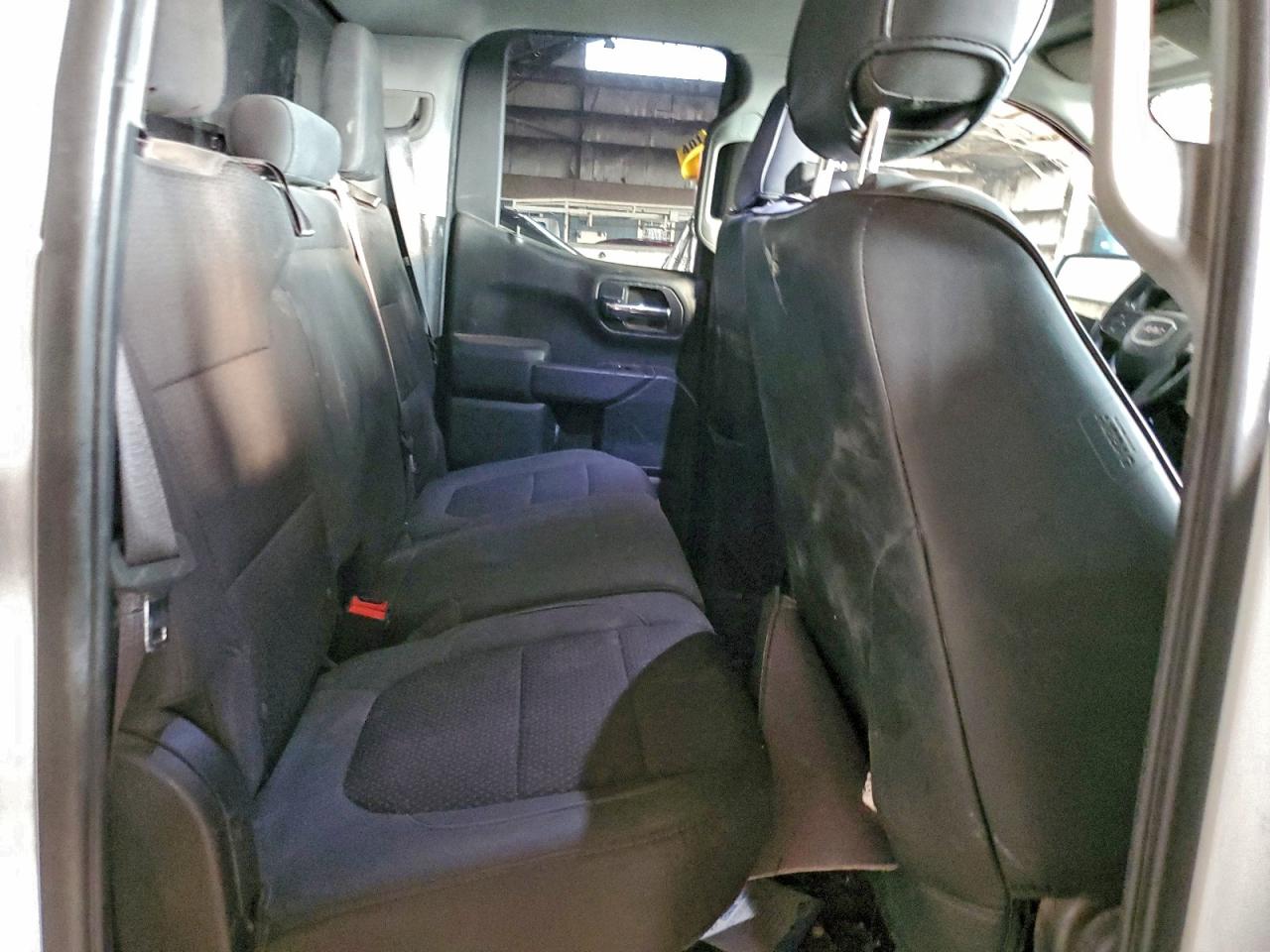 GMC Sierra C1500 Image 12