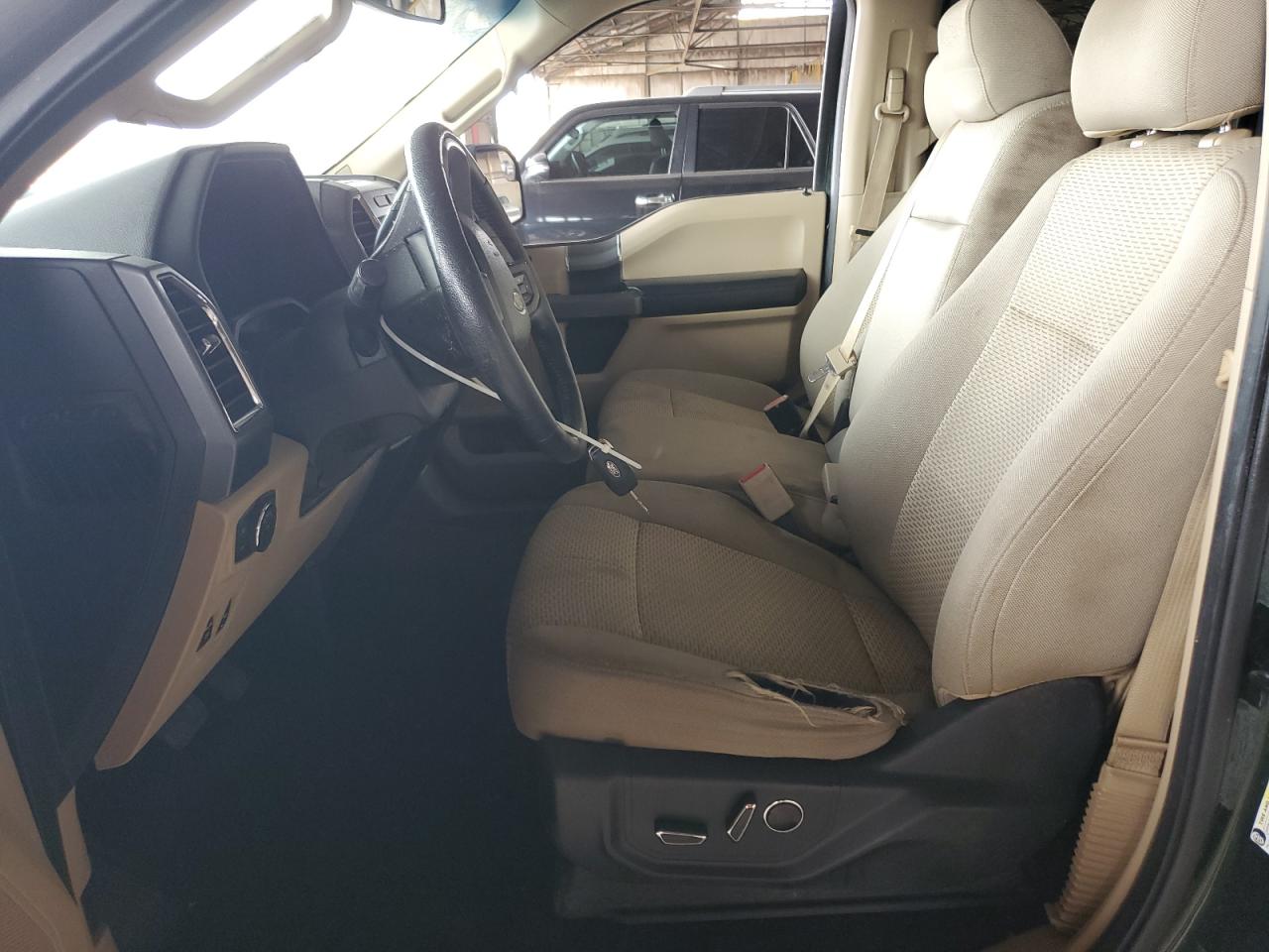 Ford F-150 Supercrew Image 4