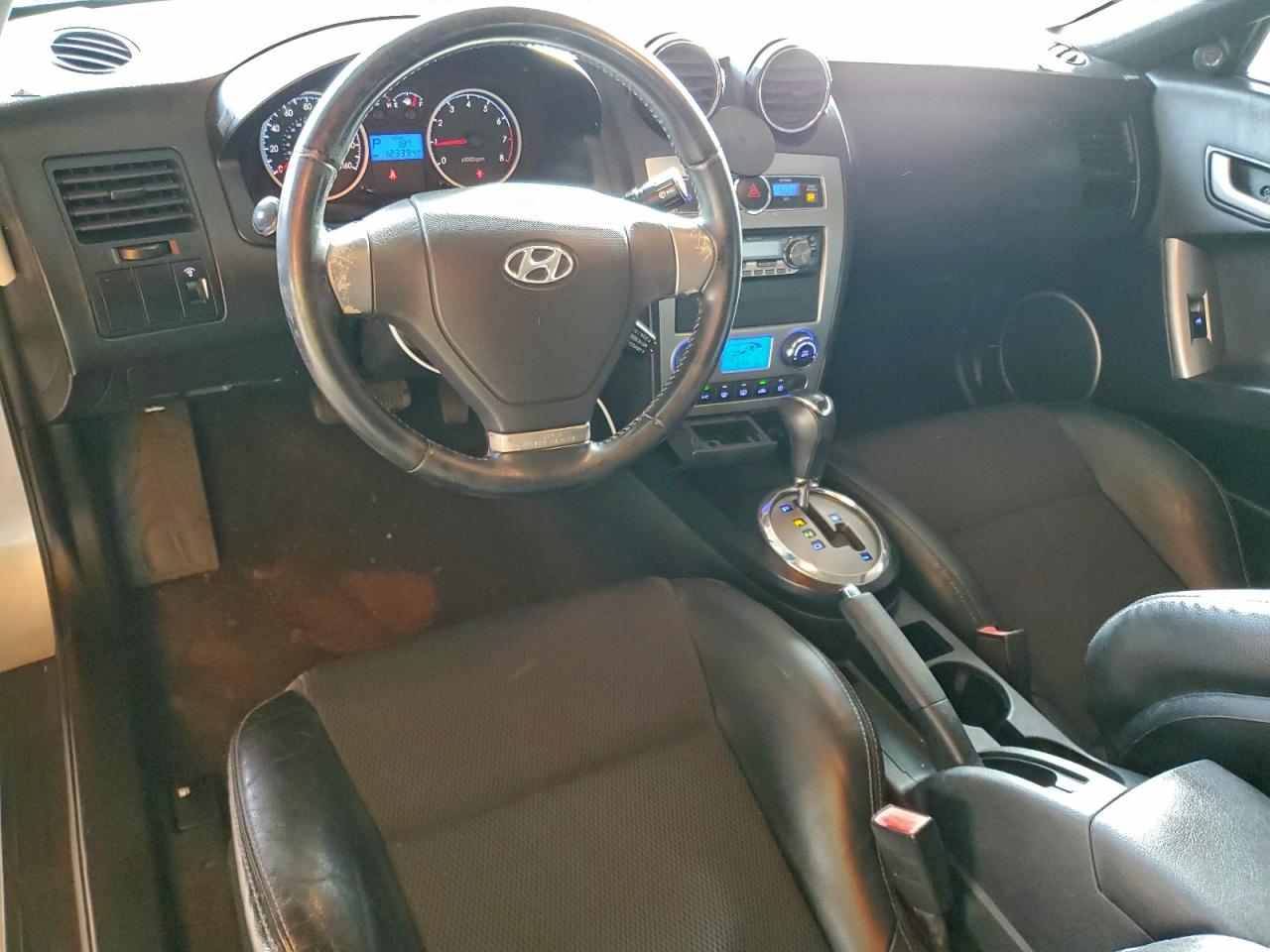 Hyundai Tiburon Gt Image 10