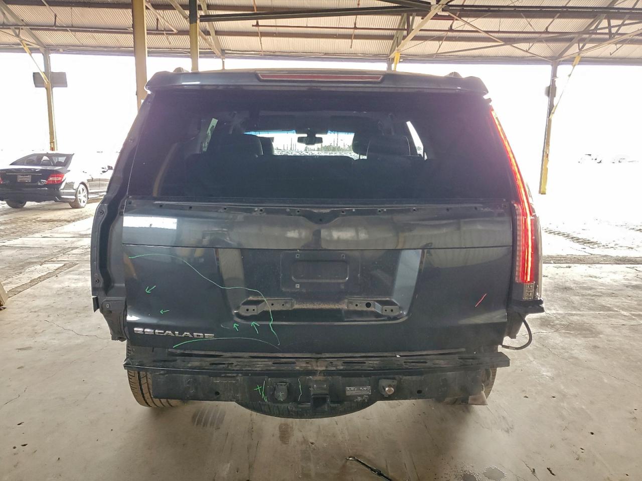 Cadillac Escalade Image 14