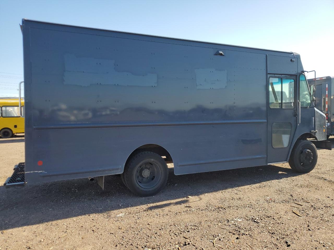 Freightliner Chassis M M Line Walk-in Van Image 8