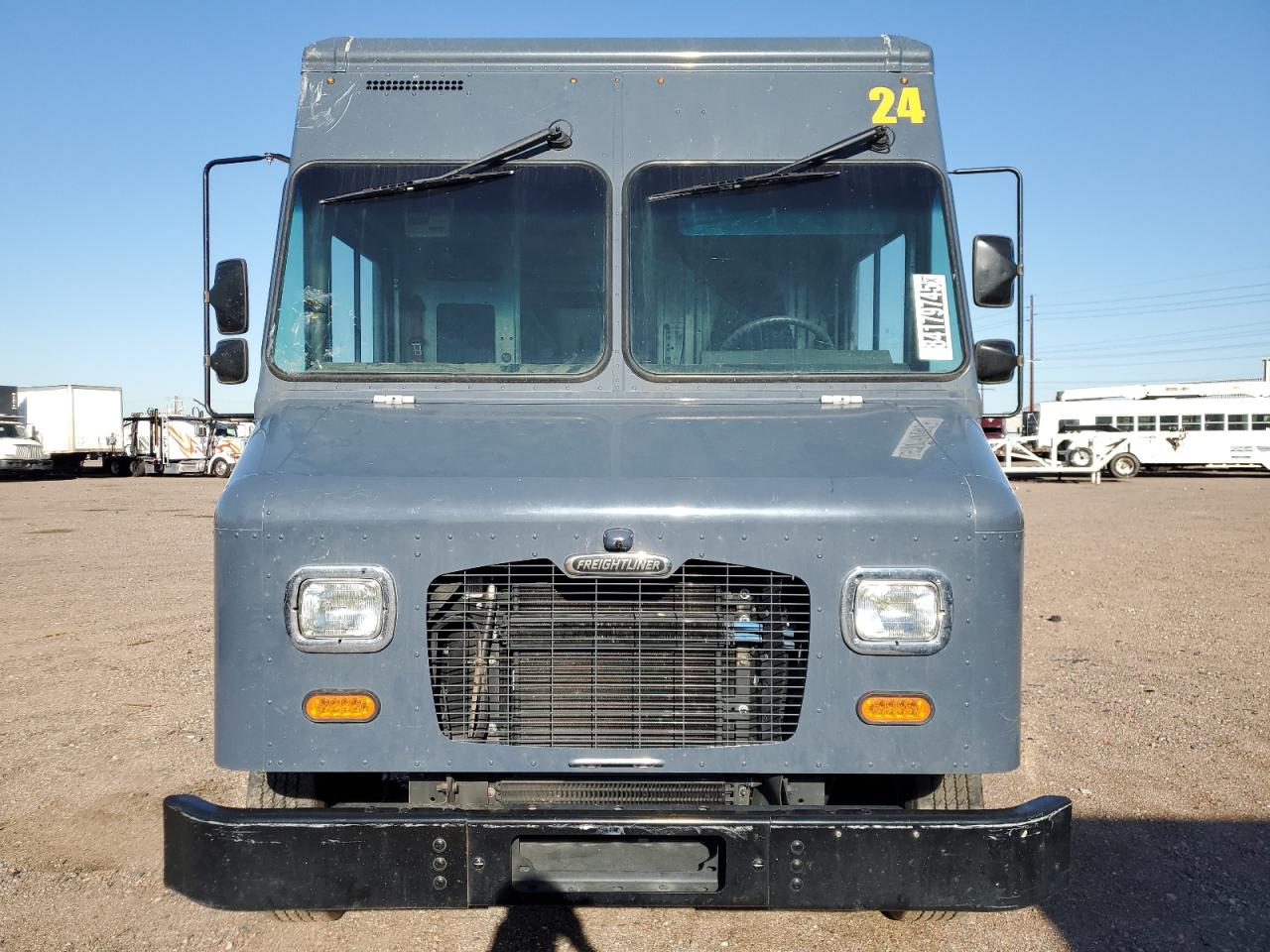 Freightliner Chassis M M Line Walk-in Van Image 3