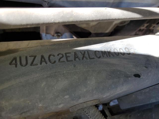 Freightliner Chassis M M Line Walk-in Van Image 9