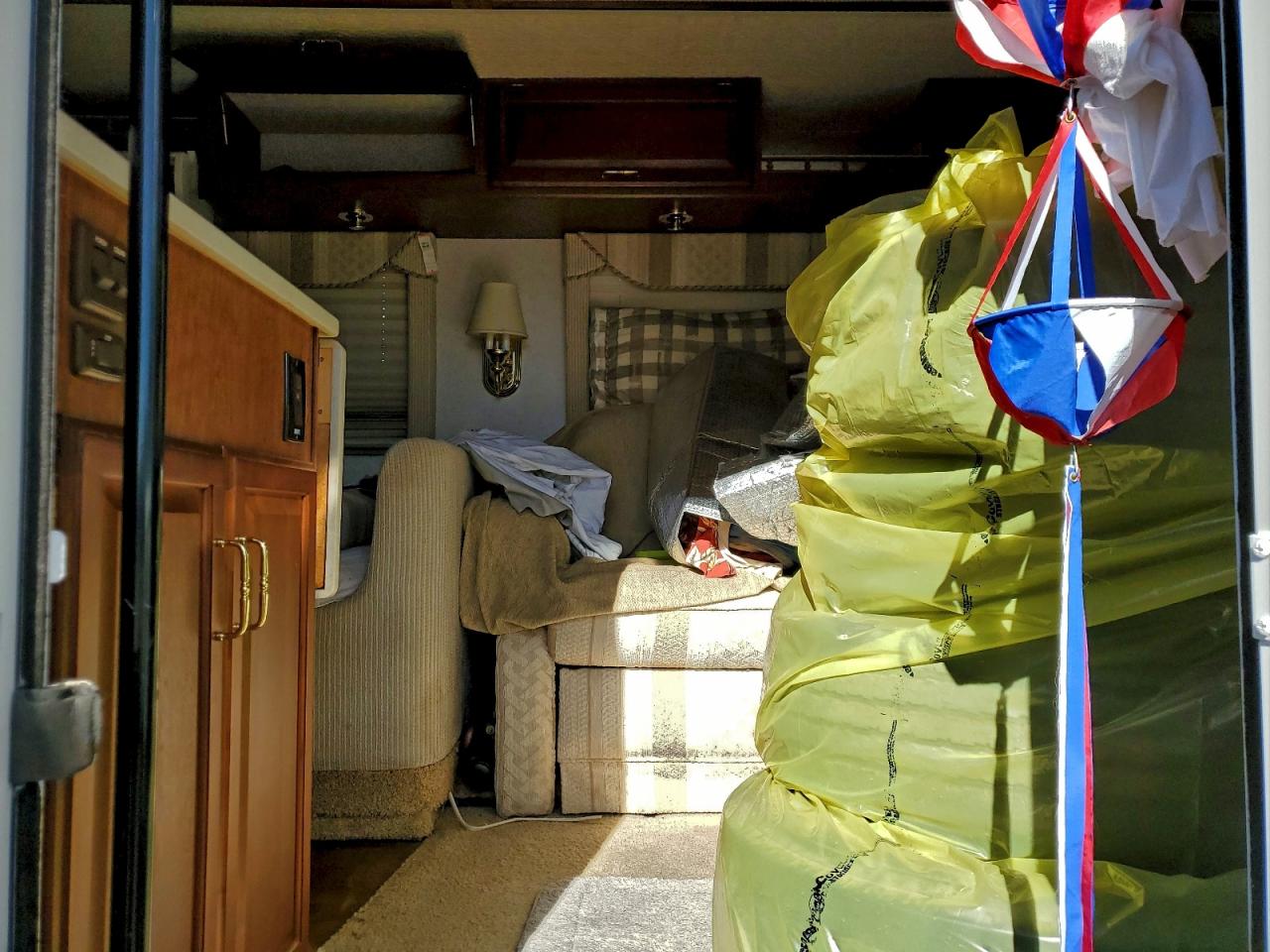 Ford F-550 Super Duty Stripped Chassis Image 10