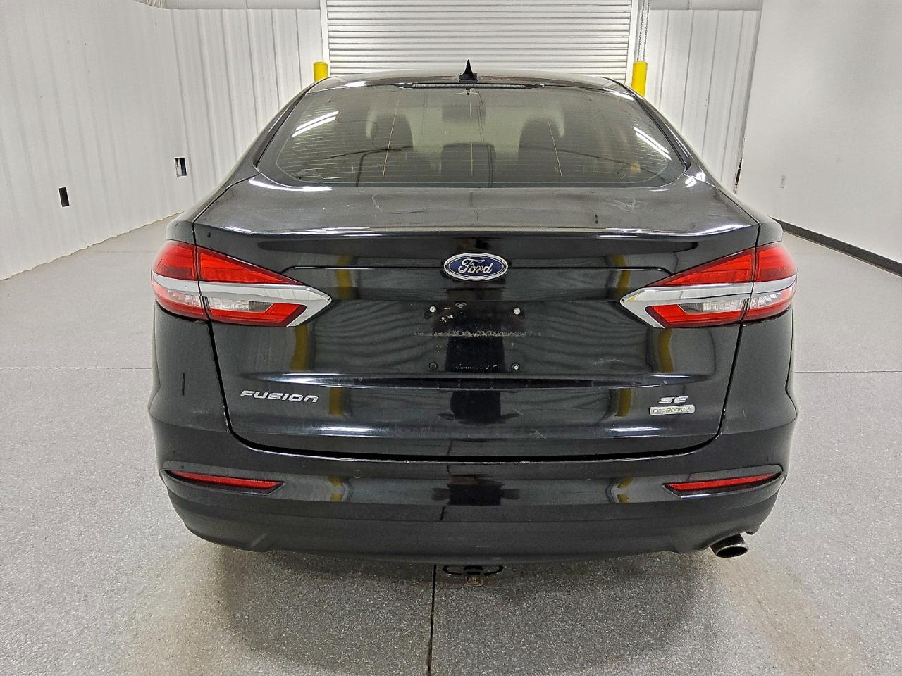 Ford Fusion Se Image 6