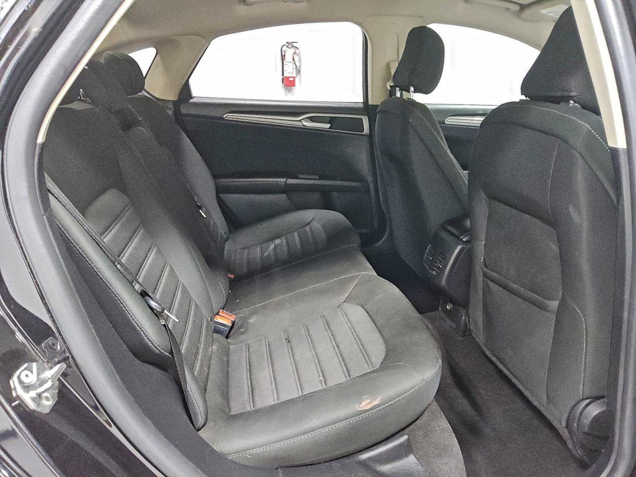 Ford Fusion Se Image 10