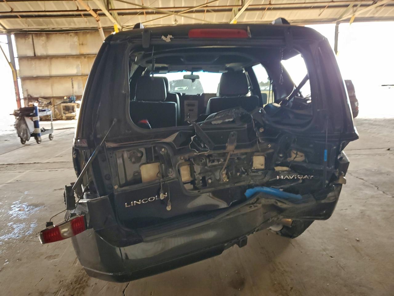 Lincoln Navigator Image 12