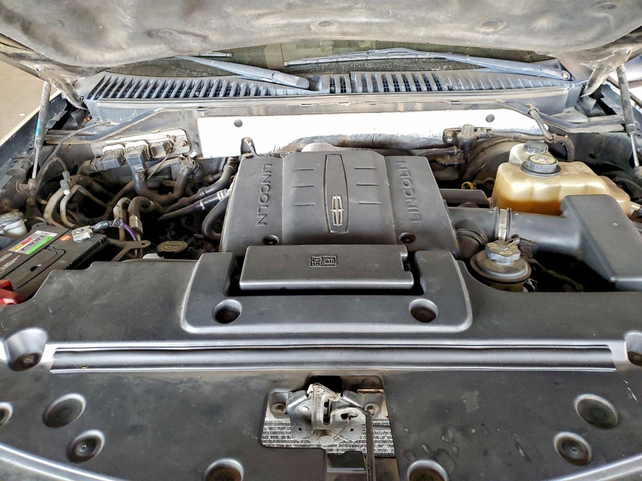 Lincoln Navigator Image 3