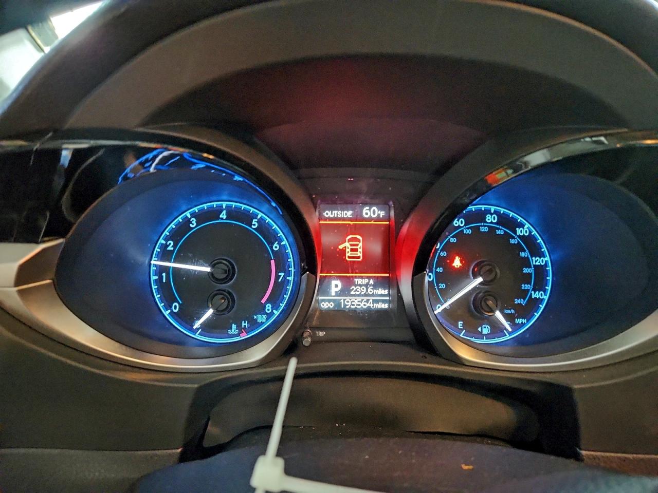 Toyota Corolla L Image 11