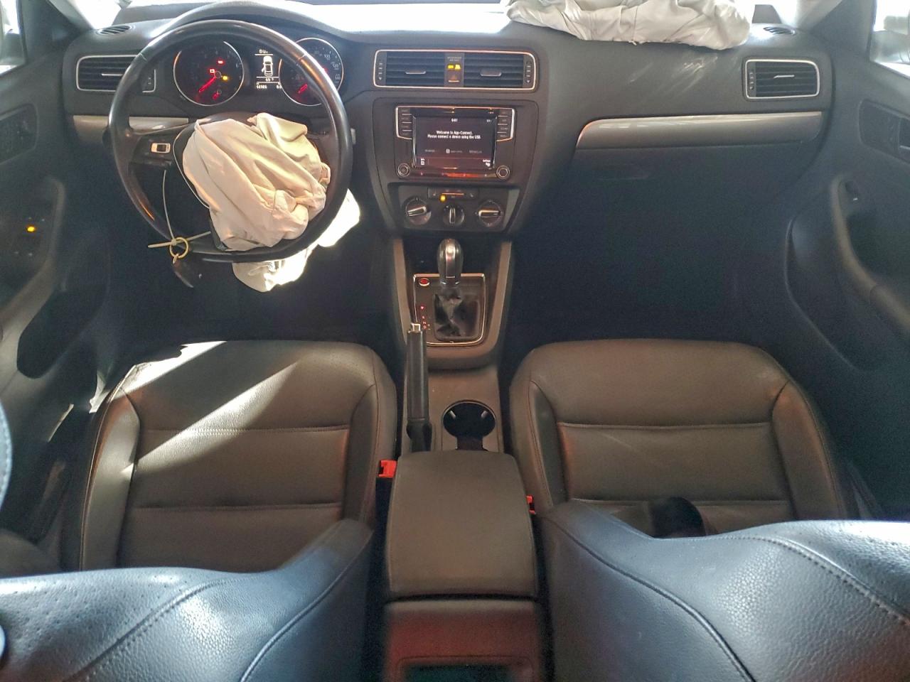 Volkswagen Jetta Se Image 9