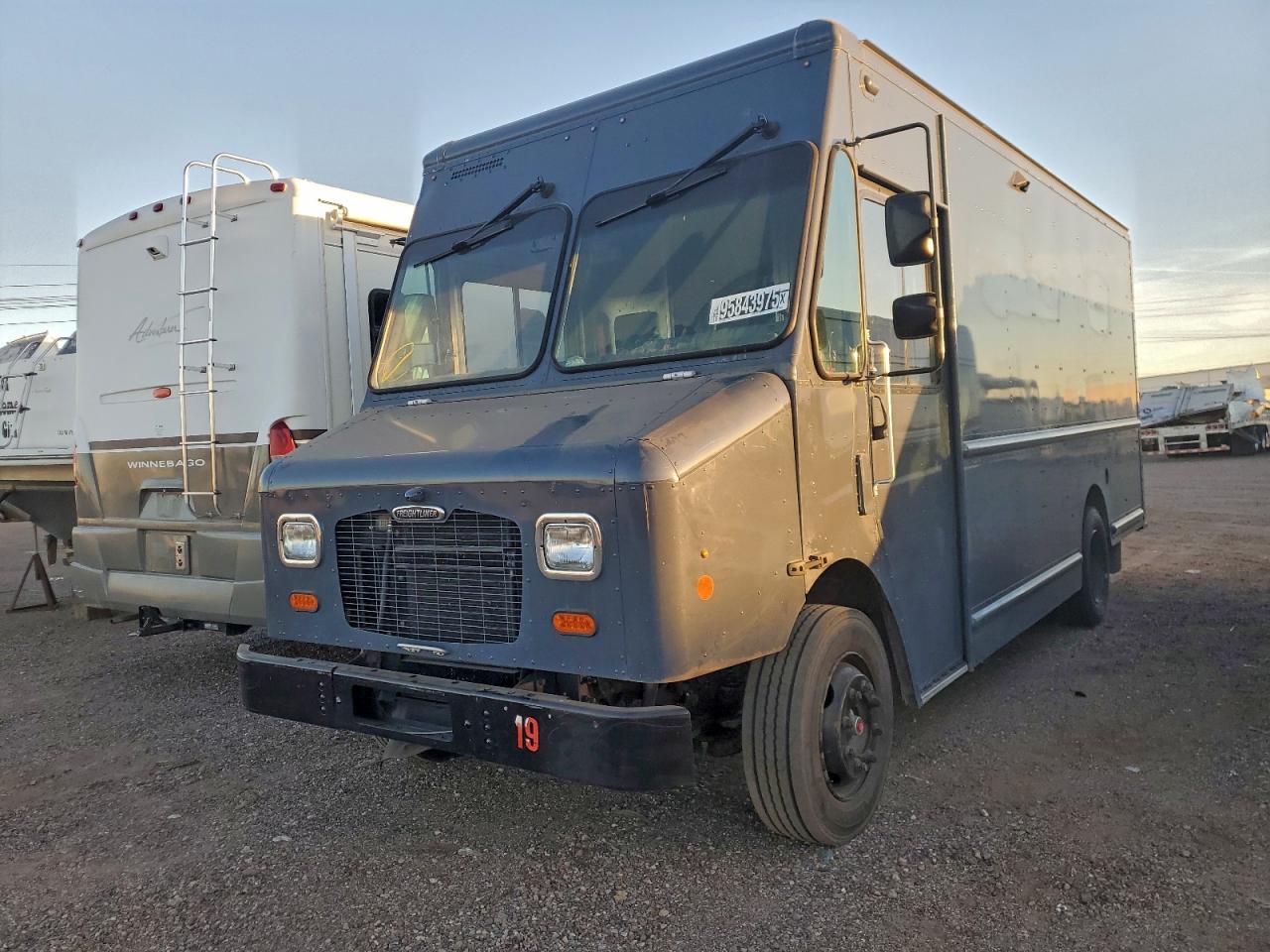 Freightliner Mt45 M Line Walk-in Van Image 1