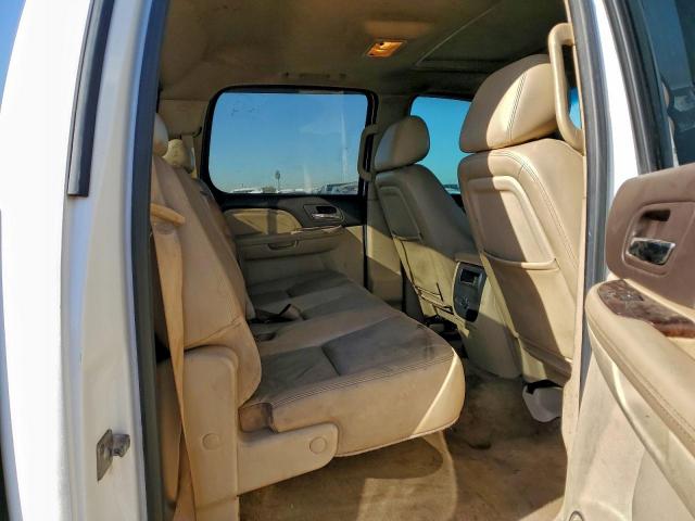 GMC Sierra K3500 Denali Image 9