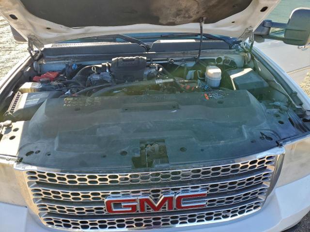 GMC Sierra K3500 Denali Image 4