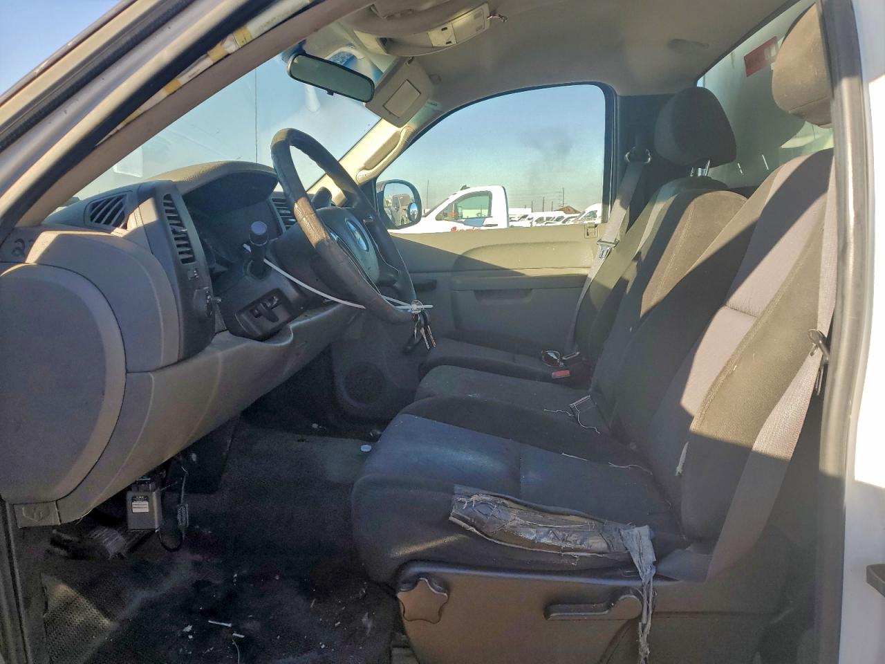 Chevrolet Silverado C1500 Image 8