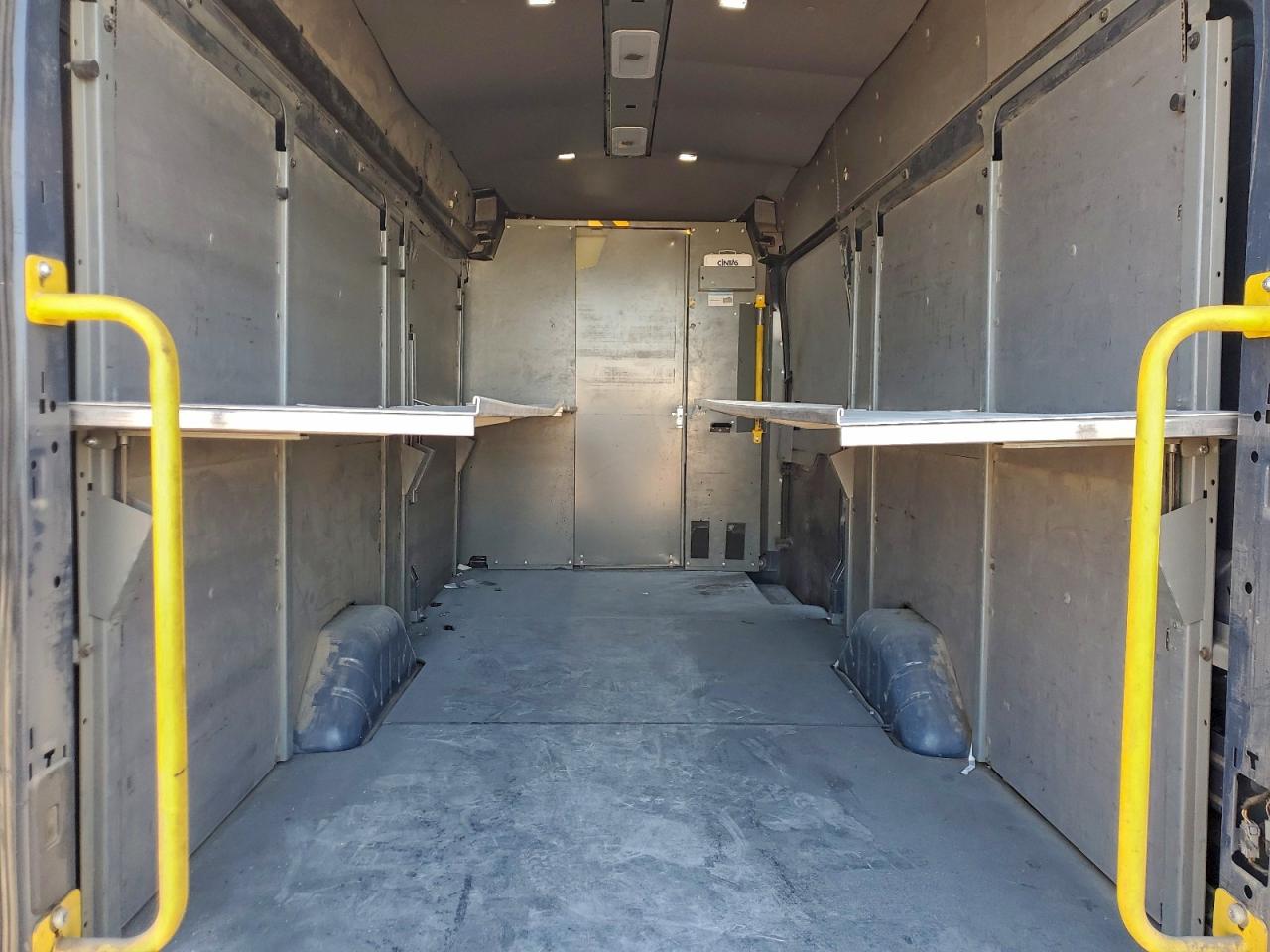 Ford Transit T-250 Image 8