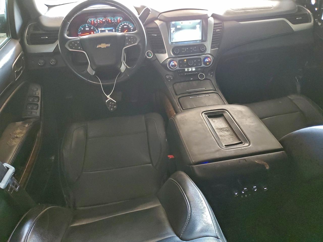 Chevrolet Suburban K1500 Ltz Image 10