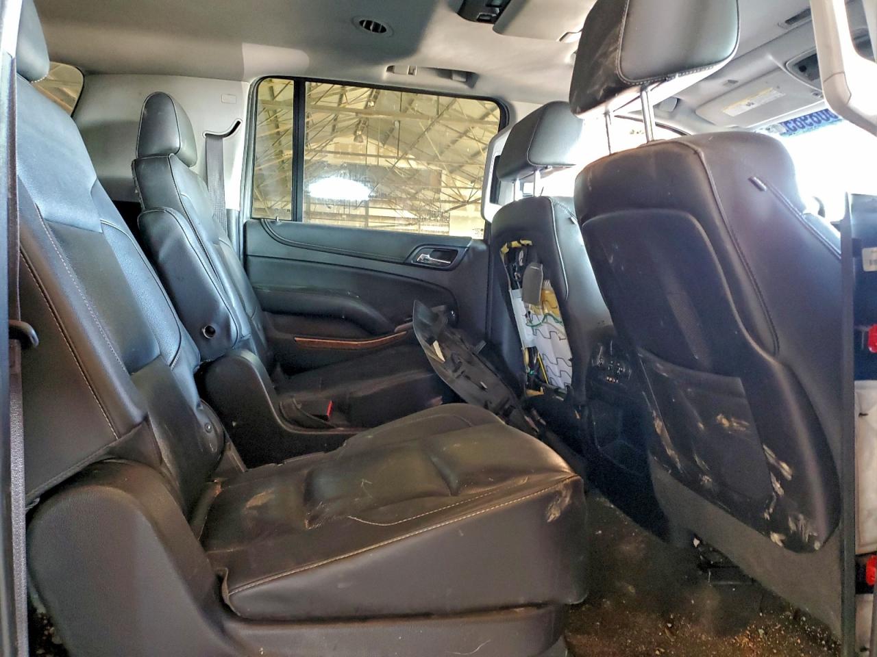 Chevrolet Suburban K1500 Ltz Image 14