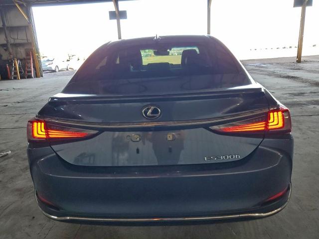 Lexus Es 300h Base Image 11