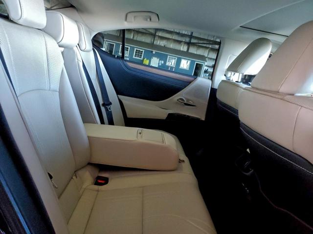 Lexus Es 300h Base Image 6