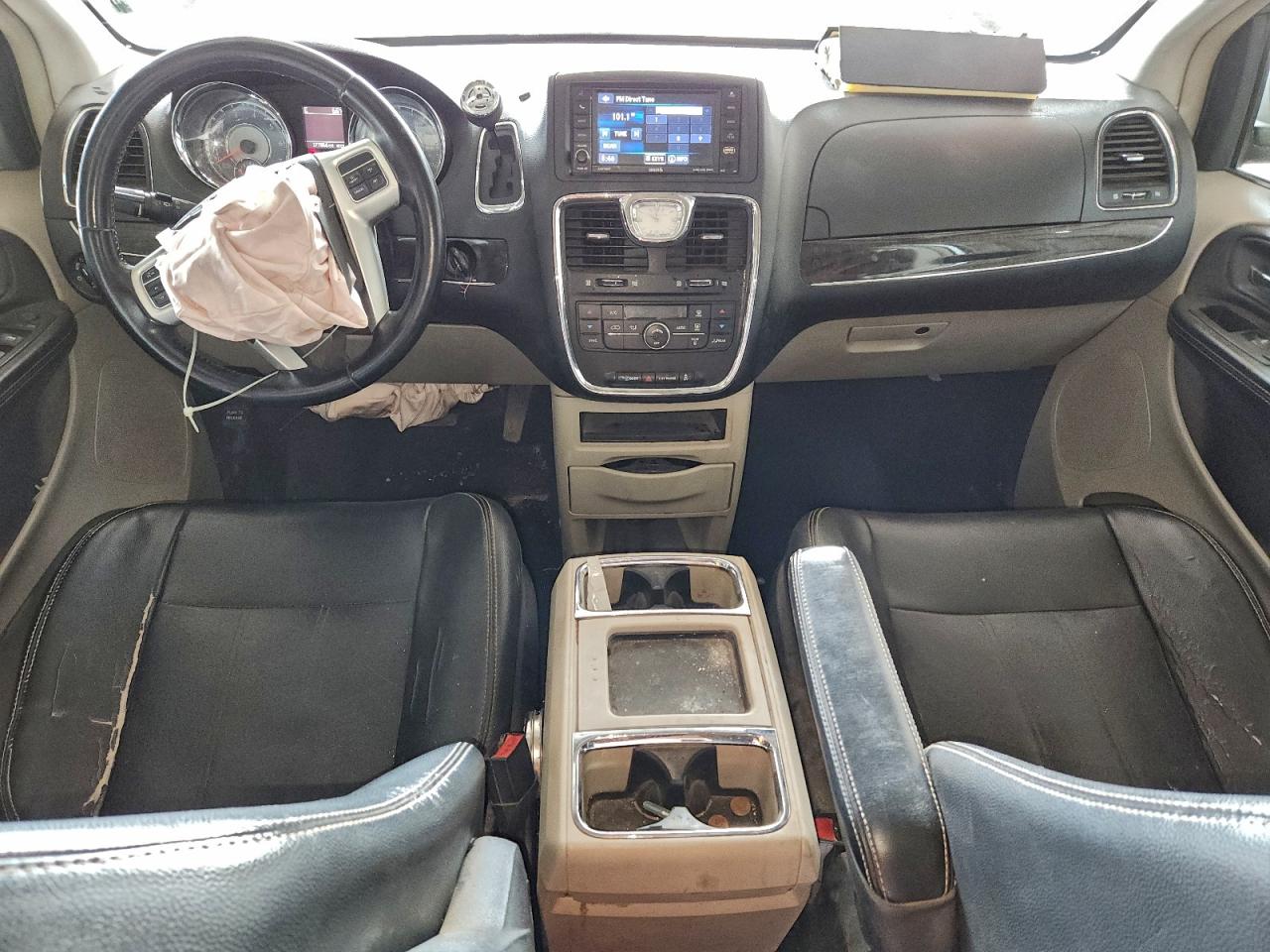 Chrysler Minivan Touring Image 12