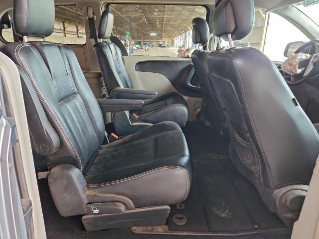 Chrysler Minivan Touring Image 7