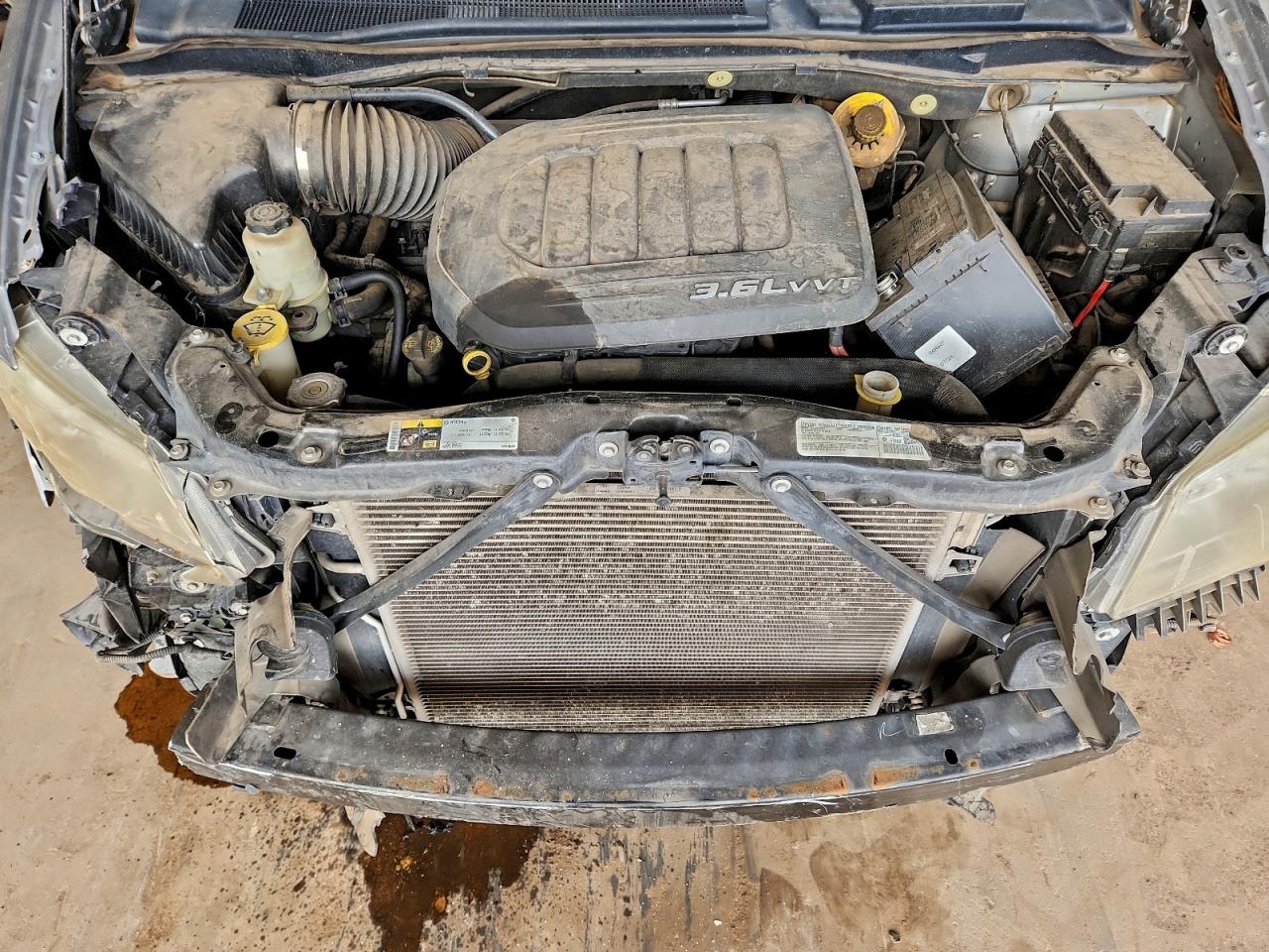 Chrysler Minivan Touring Image 13