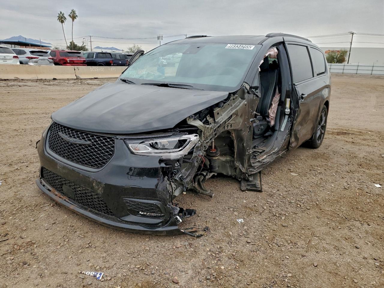 Chrysler Pacifica Limited Image 1