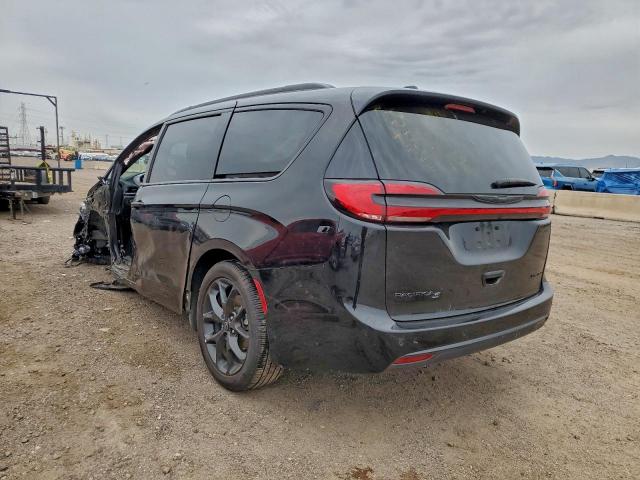 Chrysler Pacifica Limited Image 3