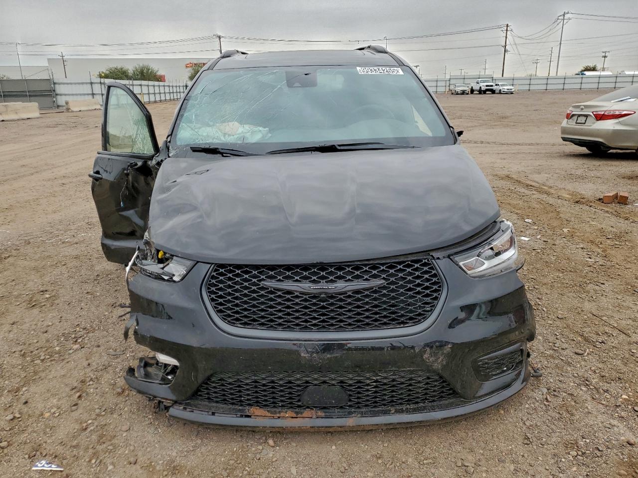 Chrysler Pacifica Limited Image 5