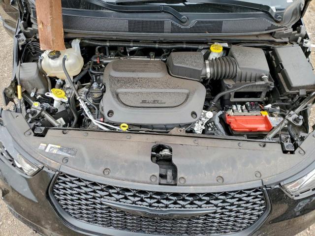 Chrysler Pacifica Limited Image 9