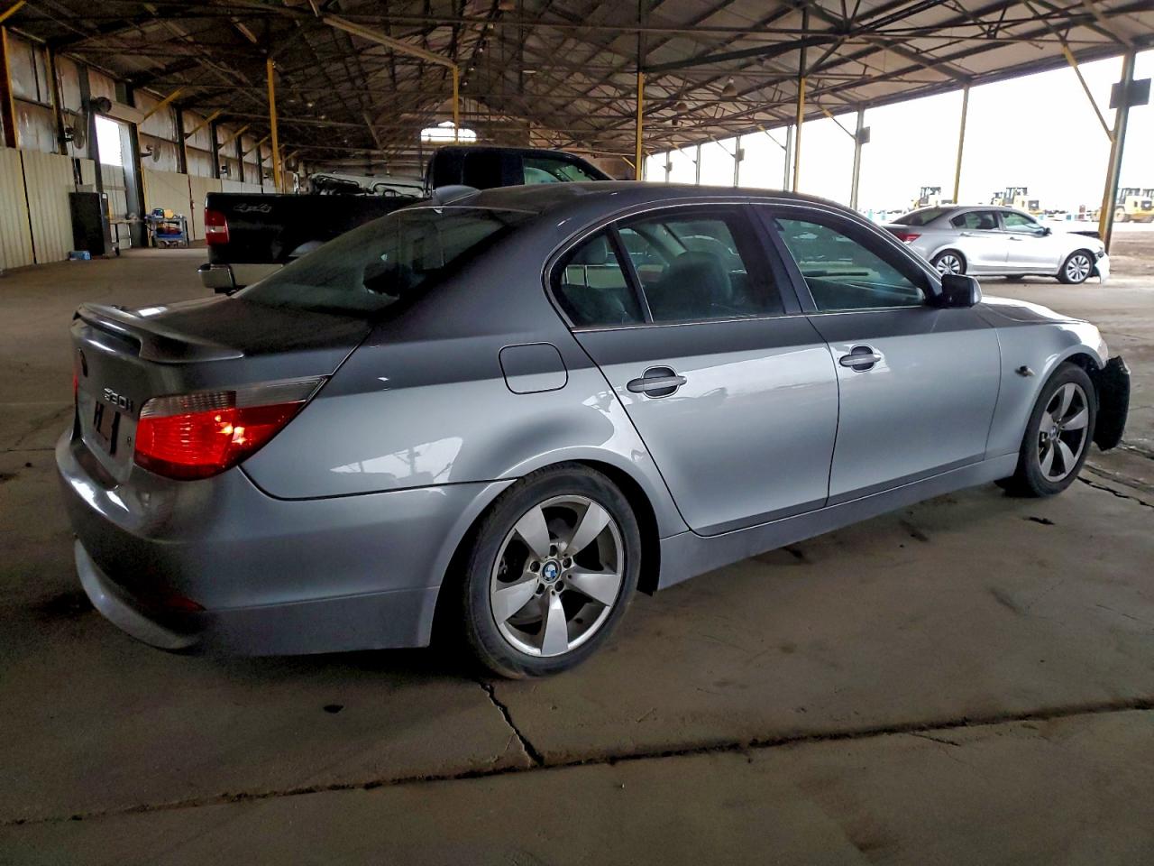 BMW 5 Series I Image 3