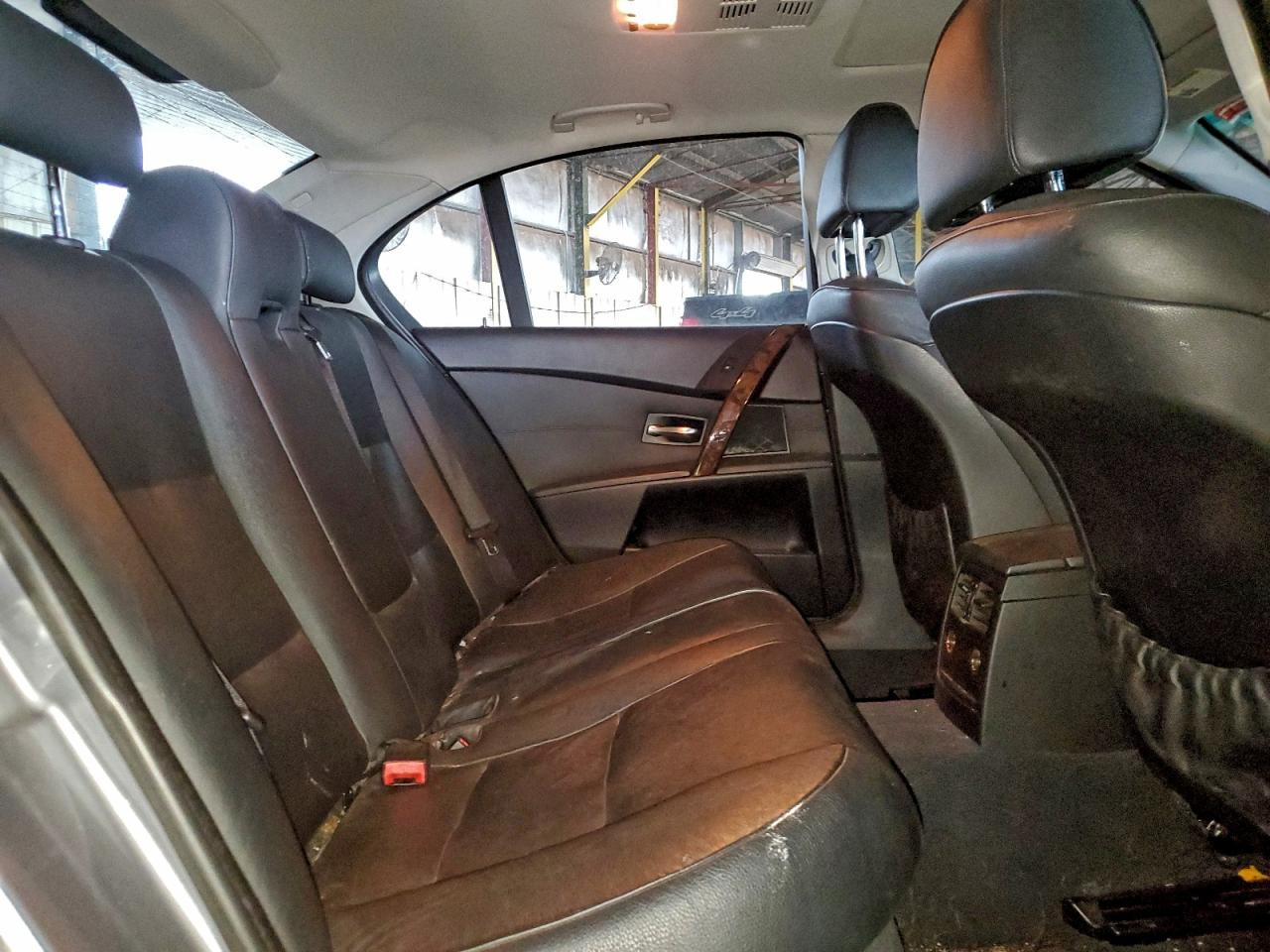 BMW 5 Series I Image 6