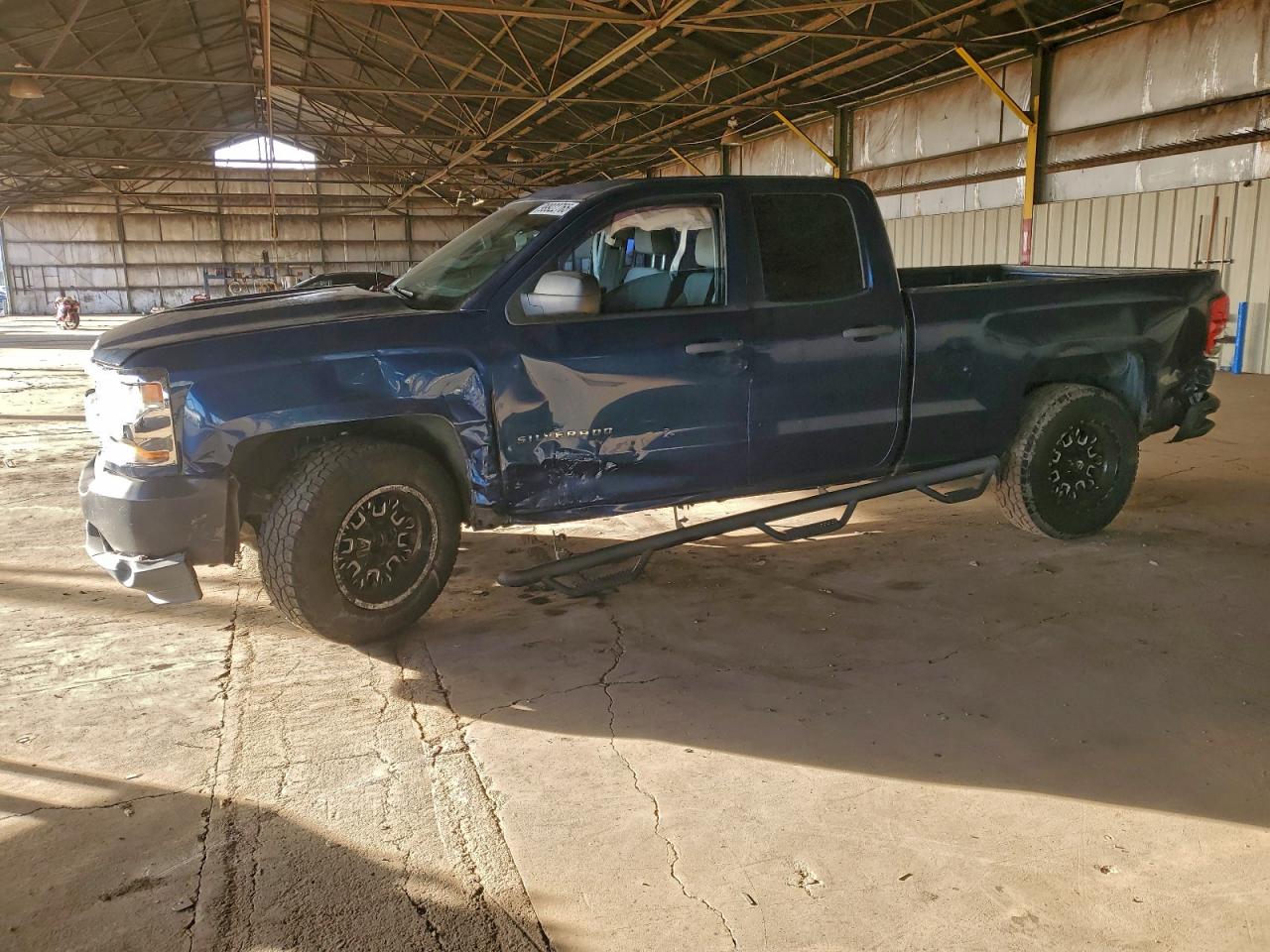 Chevrolet Silverado C1500 Image 1
