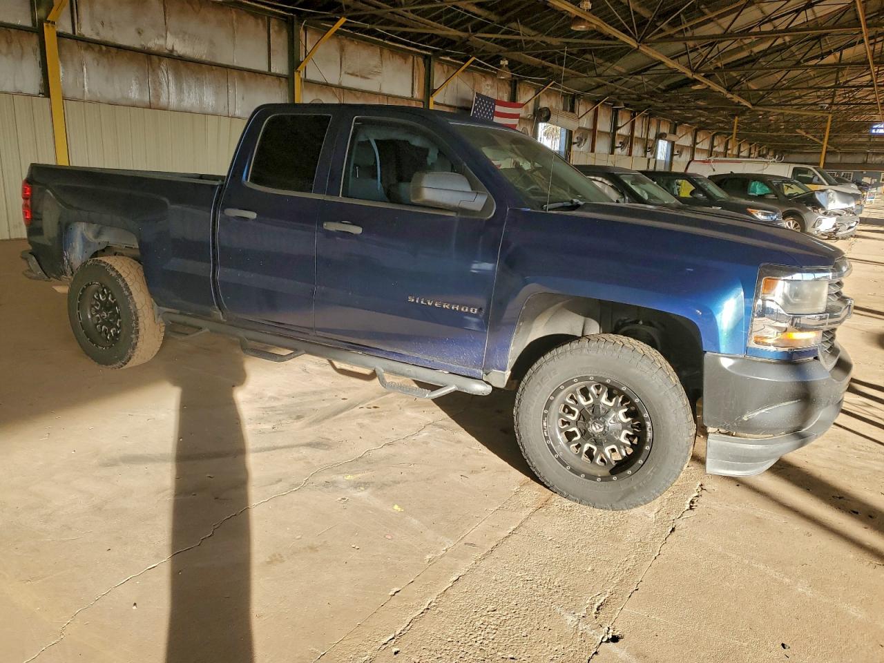 Chevrolet Silverado C1500 Image 2