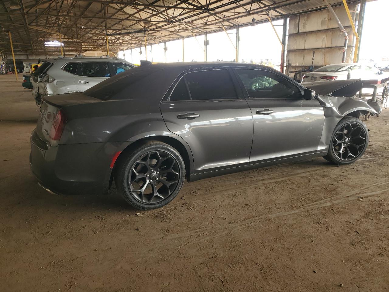 Chrysler 300 S Image 4