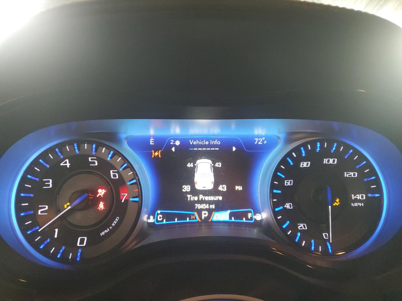 Chrysler 300 S Image 8