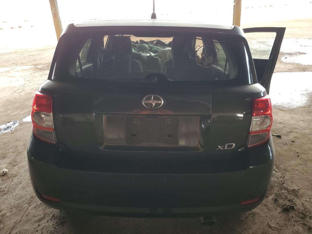 Toyota Scion Image 9