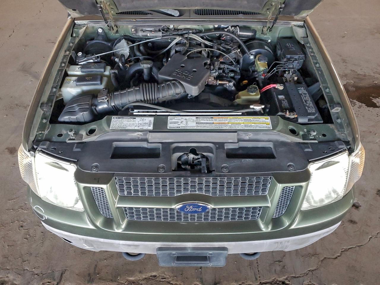 Ford Explorer Image 8