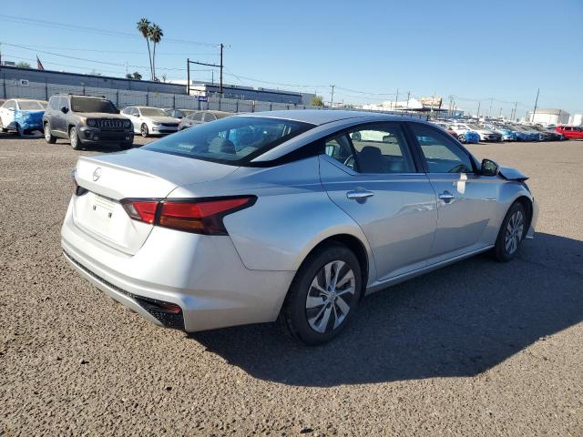 Nissan Altima S Image 11