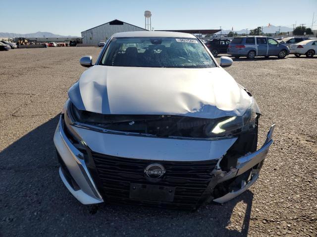 Nissan Altima S Image 4