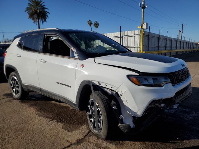 Jeep Compass Trailhawk Image 4